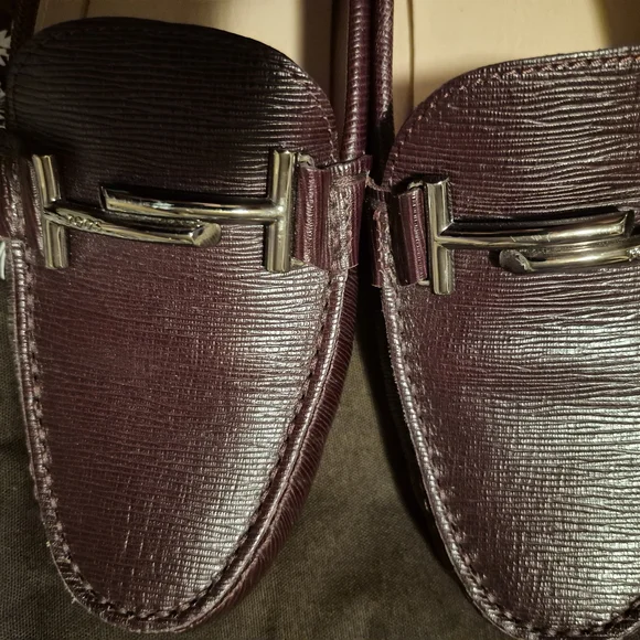 Tod's NWOT Dark Dark Brown Textured Loafers - Picture 2 of 6